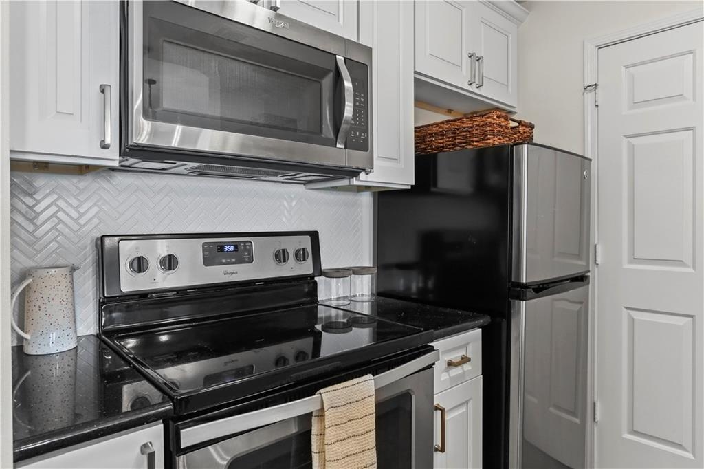 1074 Peachtree Walk NE Unit B422