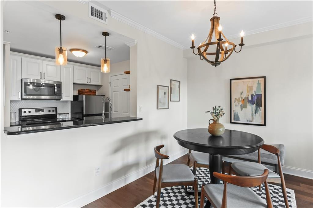 1074 Peachtree Walk NE Unit B422