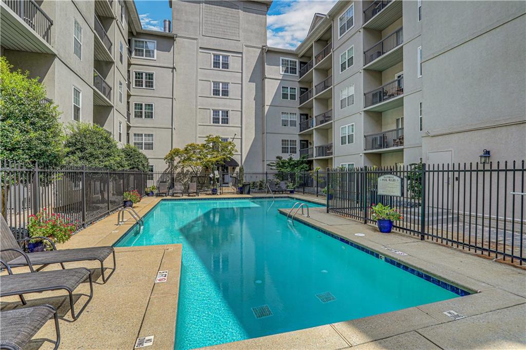 1074 Peachtree Walk NE Unit B422