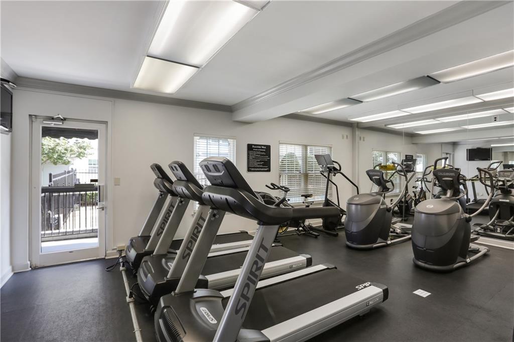 1074 Peachtree Walk NE Unit B422