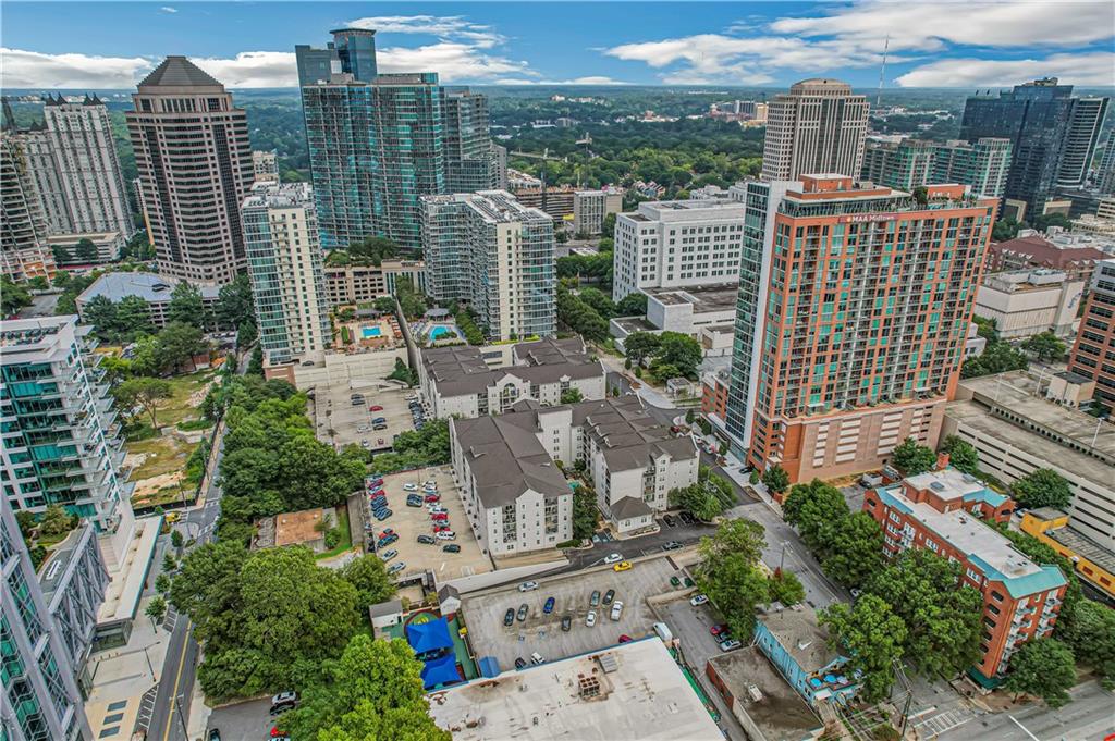 1074 Peachtree Walk NE Unit B422