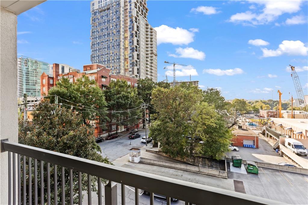 1074 Peachtree Walk NE Unit B422