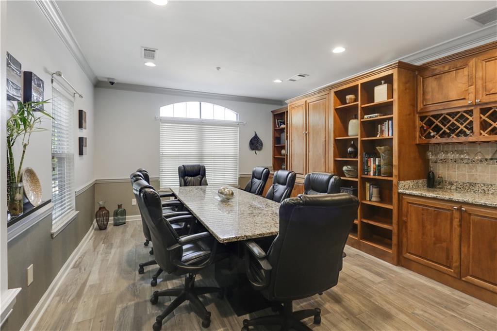 1074 Peachtree Walk NE Unit B422