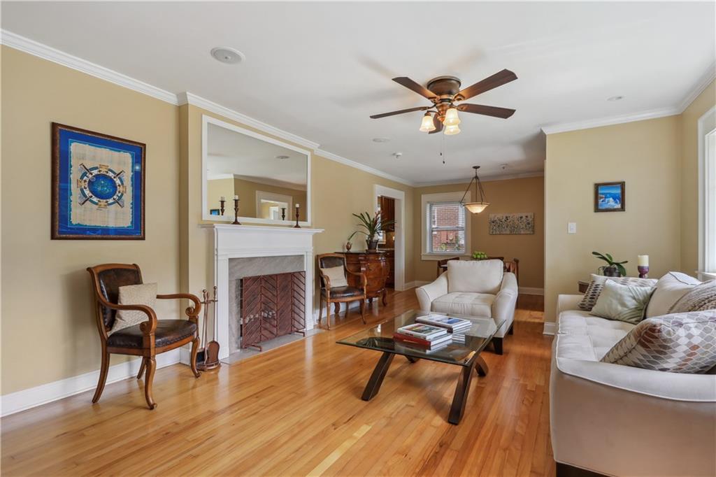 704 Darlington Circle NE