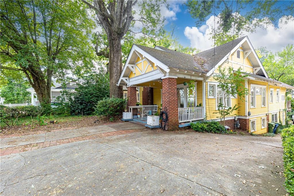 978 N Highland Avenue NE