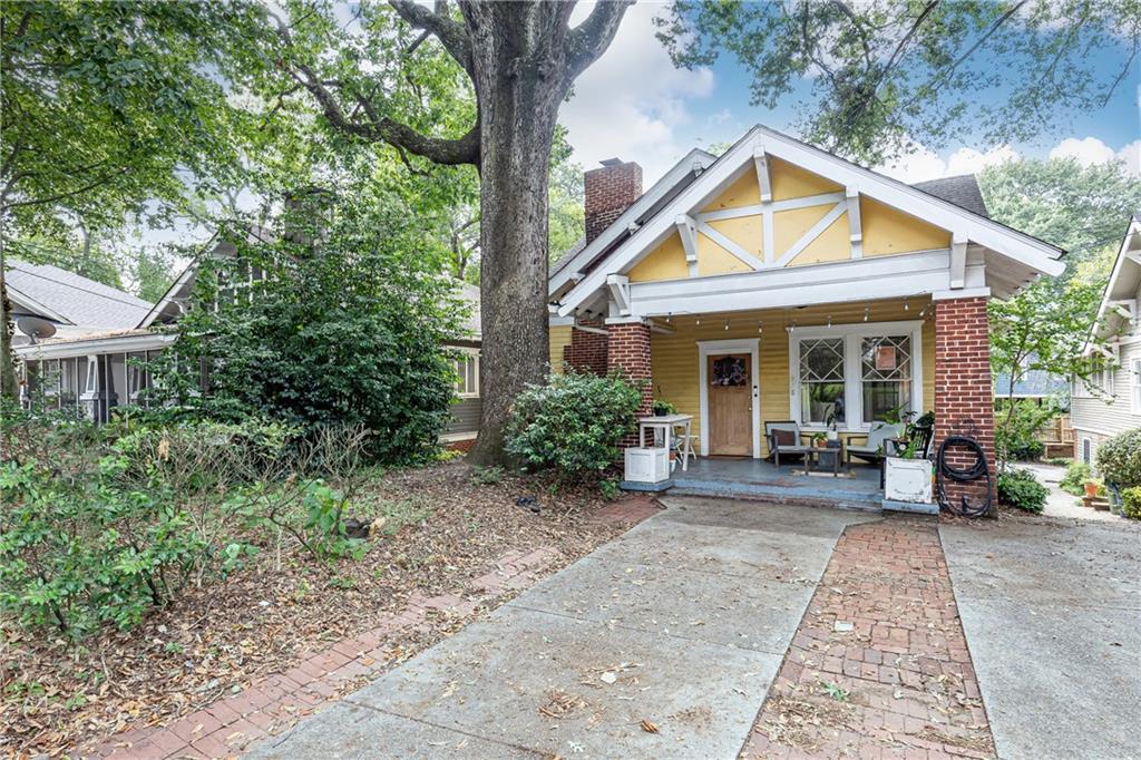978 N Highland Avenue NE