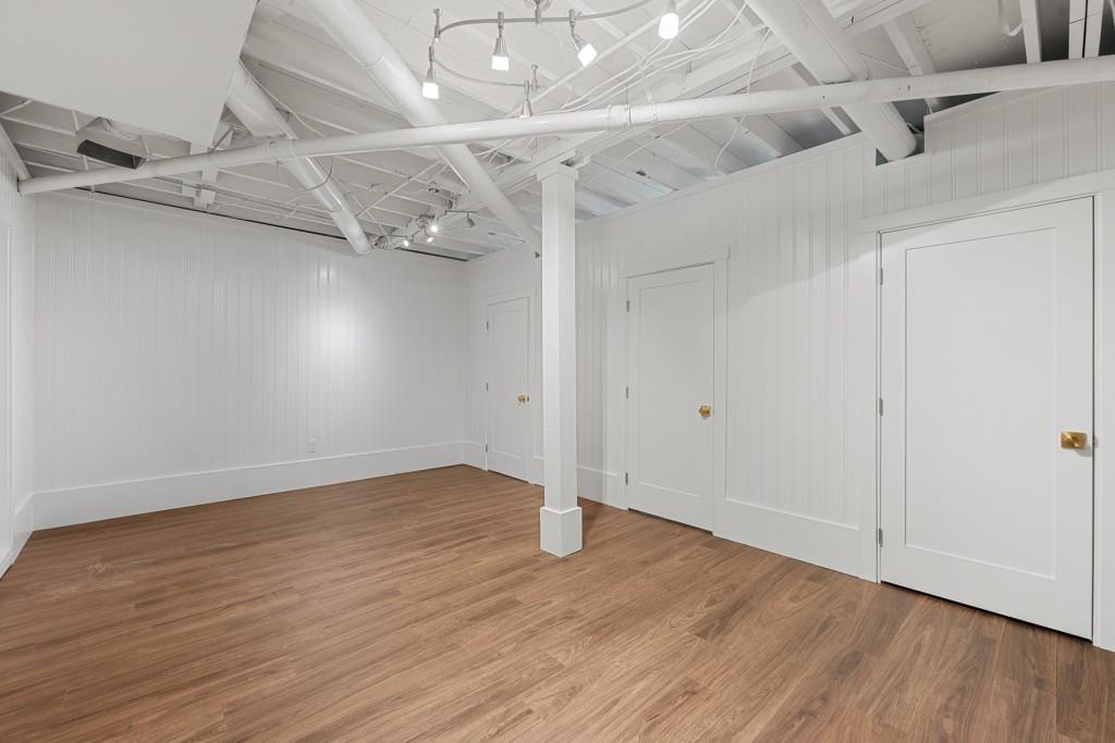 15 Whispering Way