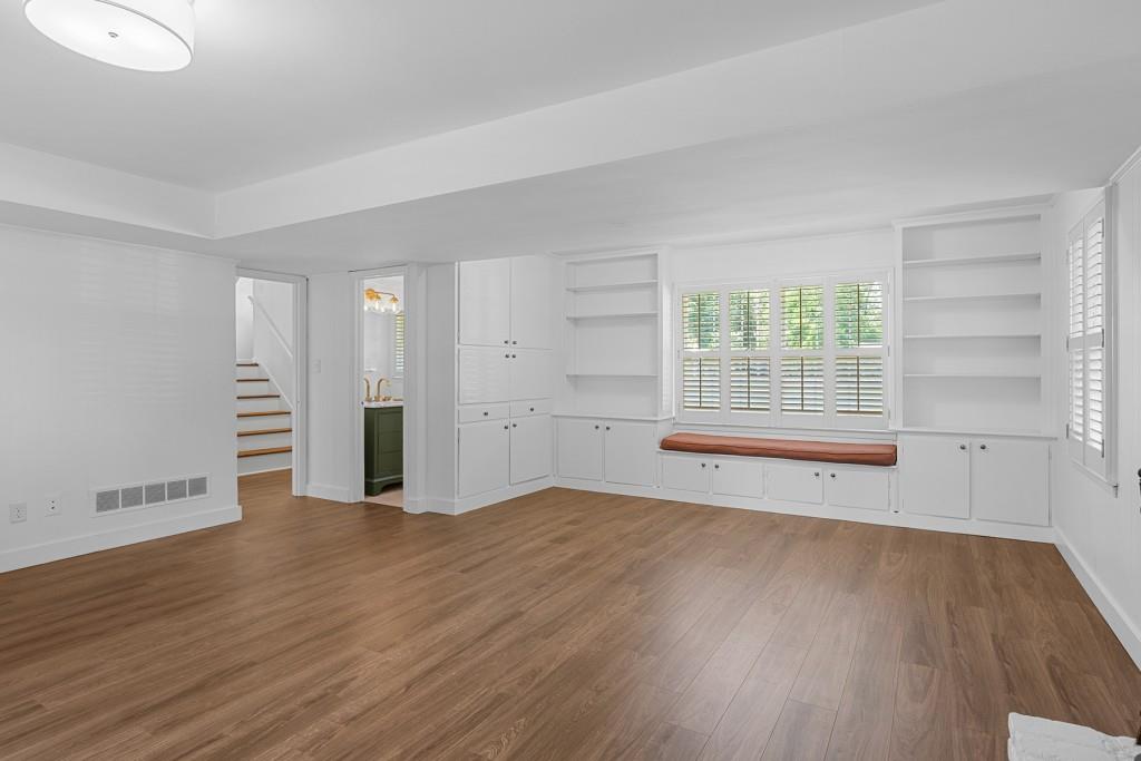 15 Whispering Way