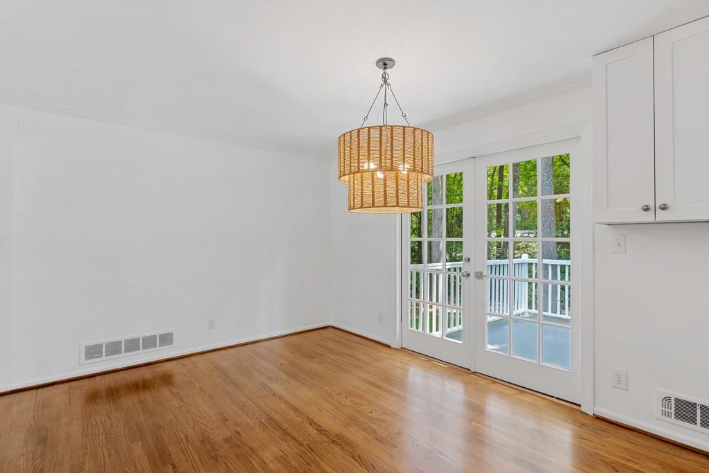15 Whispering Way
