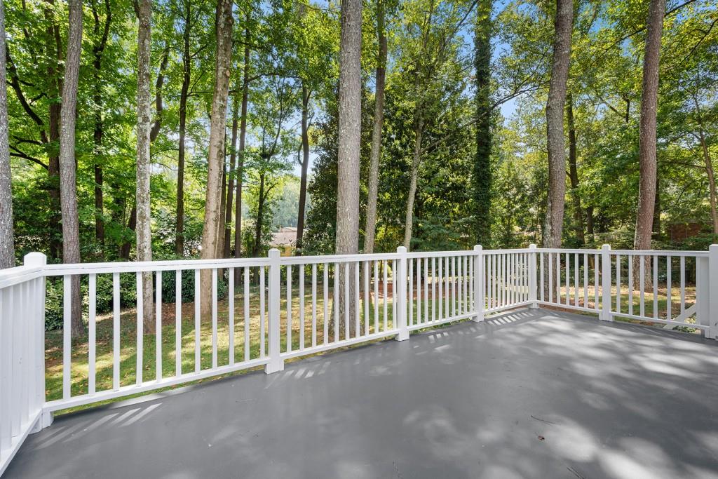 15 Whispering Way
