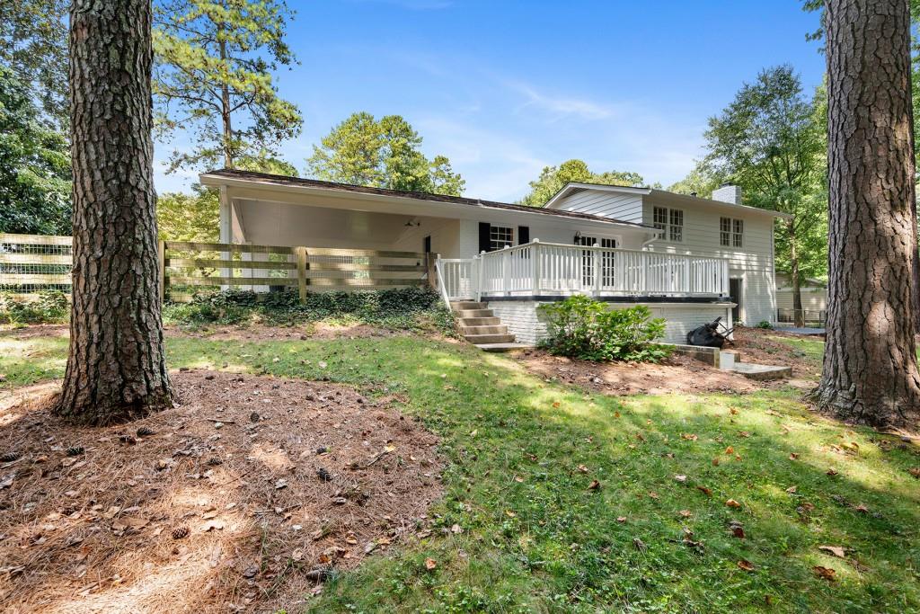 15 Whispering Way