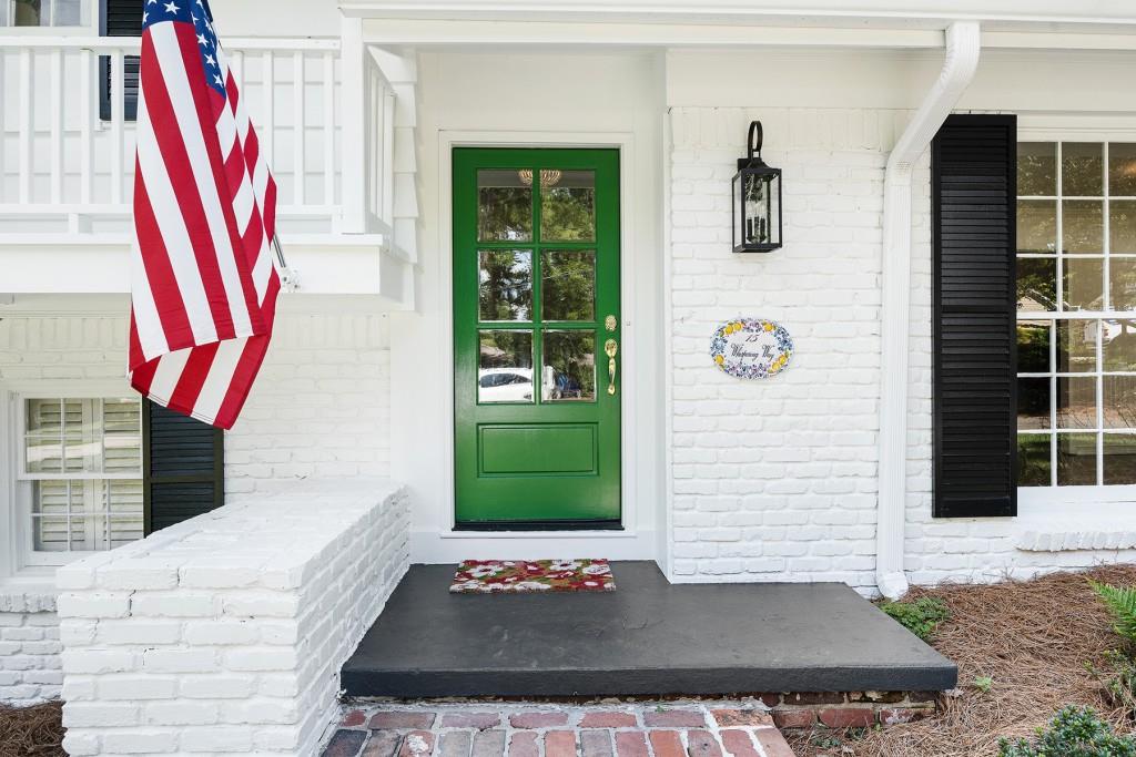 15 Whispering Way