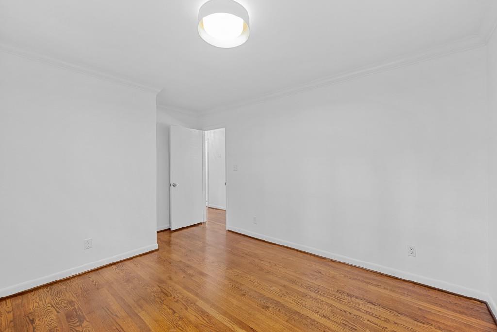 15 Whispering Way