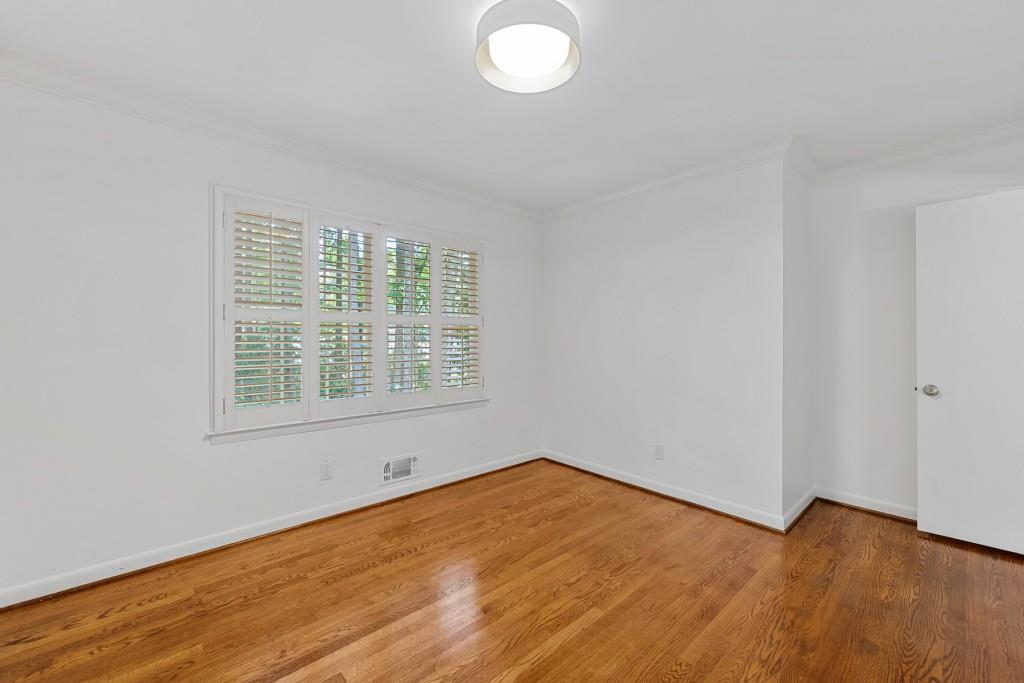 15 Whispering Way