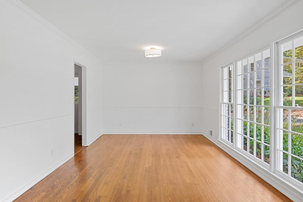 15 Whispering Way
