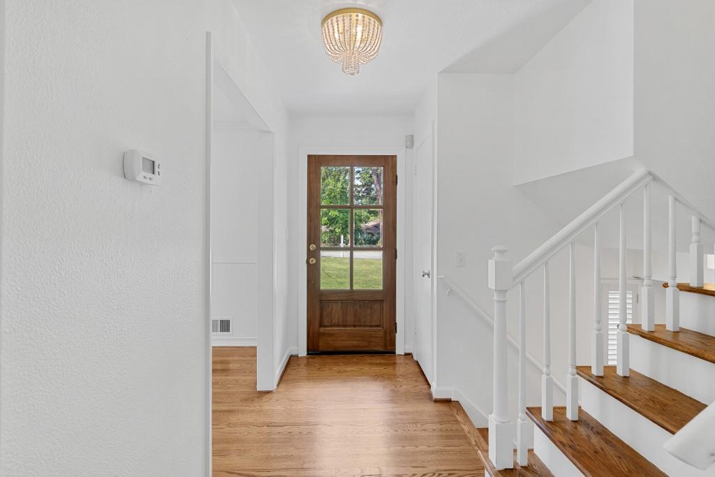 15 Whispering Way
