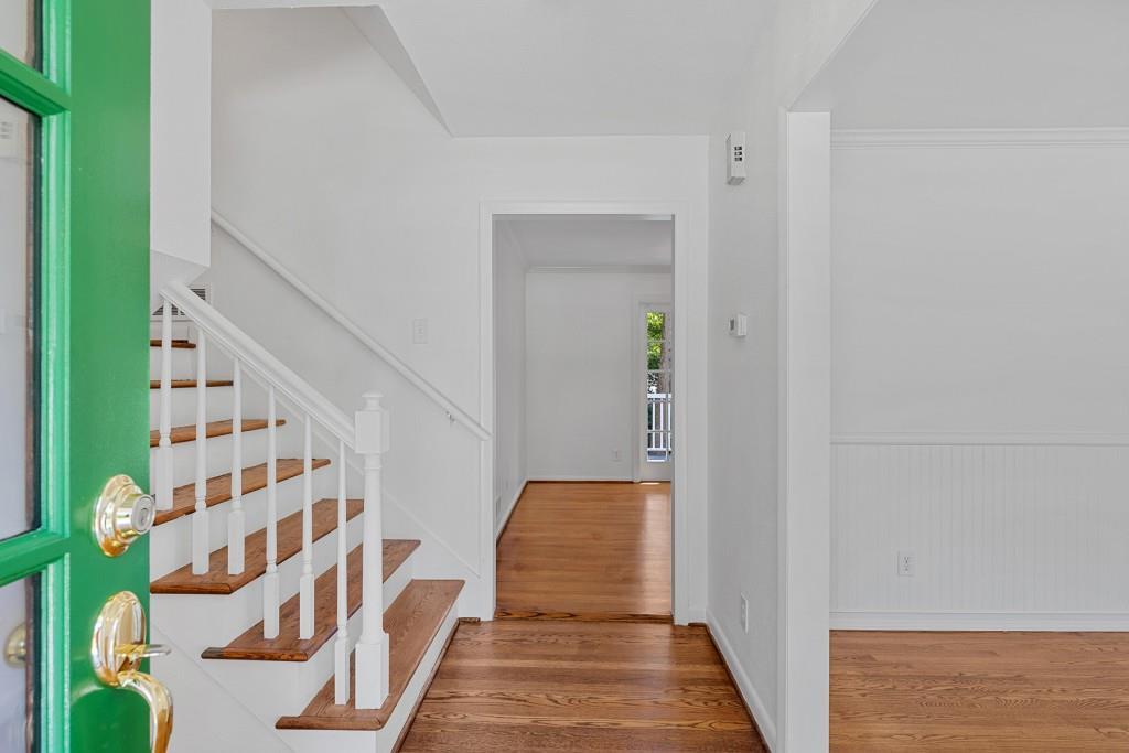 15 Whispering Way