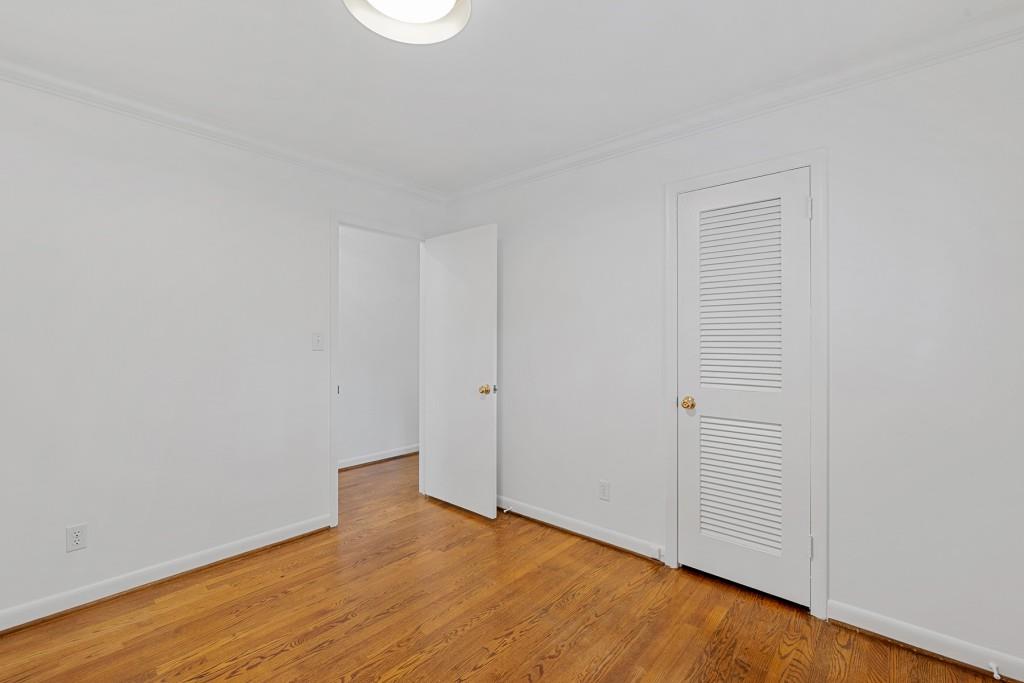 15 Whispering Way