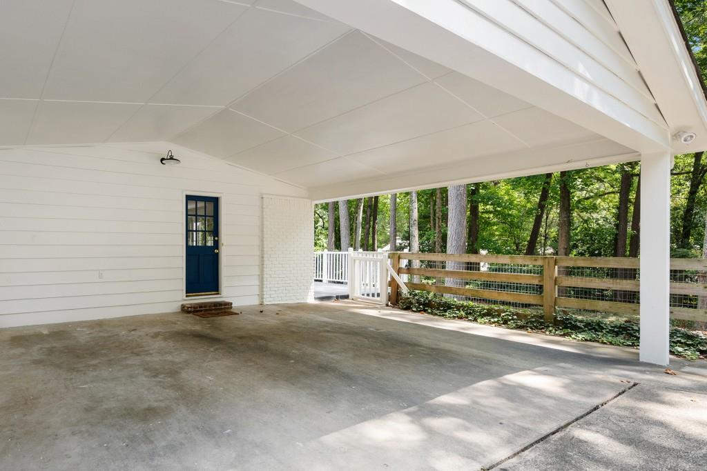 15 Whispering Way