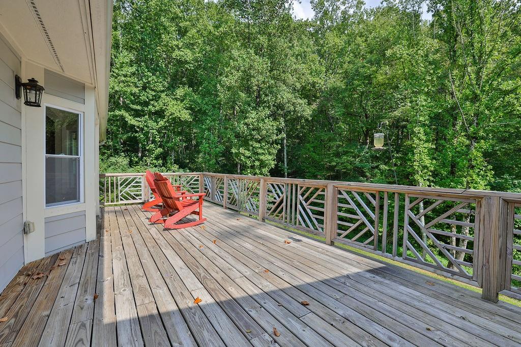 3597 Highway 136 E