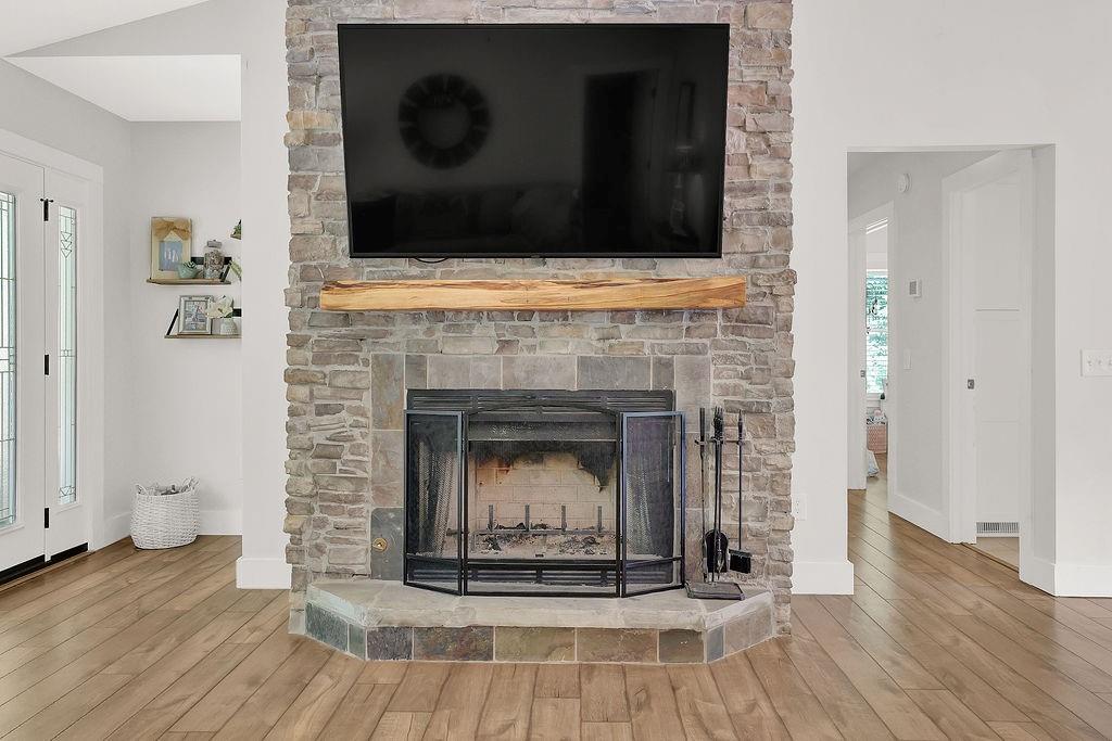 3597 Highway 136 E