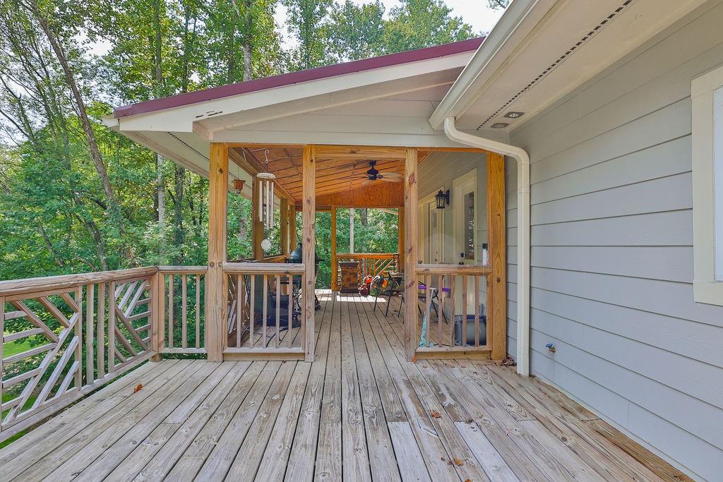3597 Highway 136 E