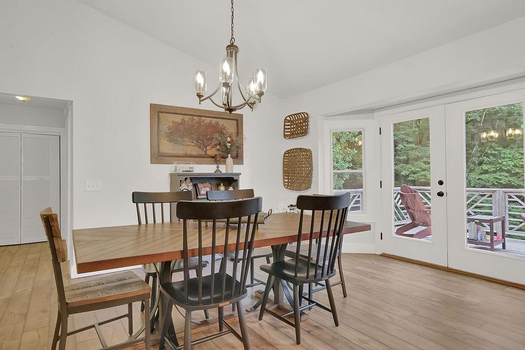 3597 Highway 136 E