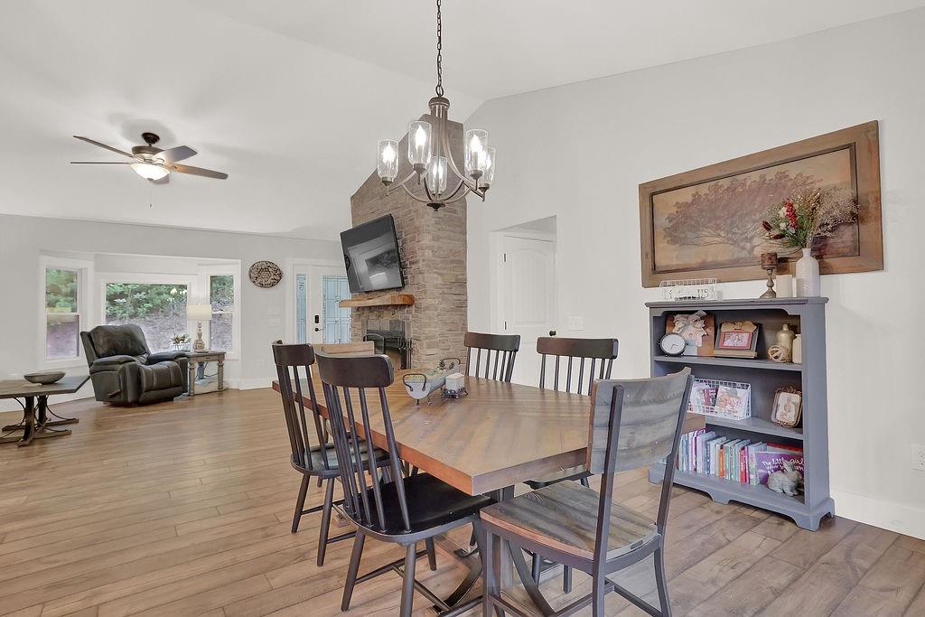 3597 Highway 136 E