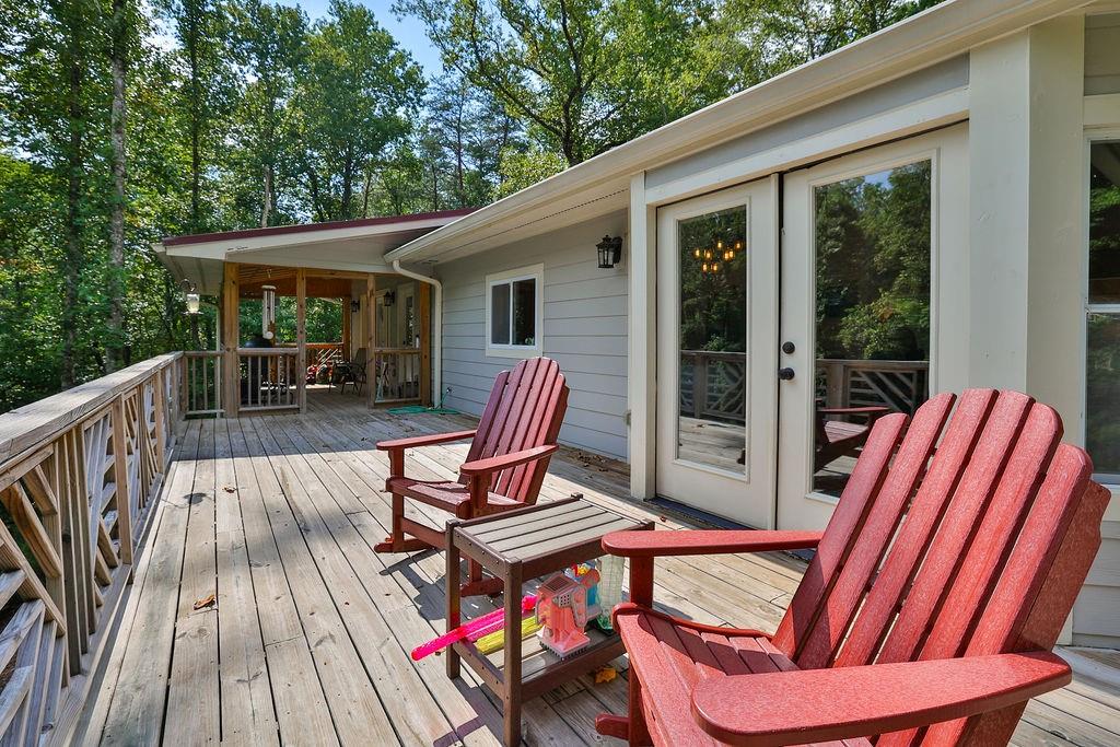 3597 Highway 136 E