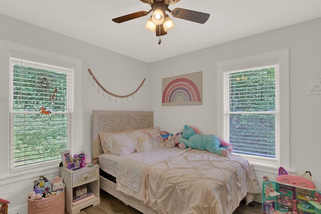 3597 Highway 136 E