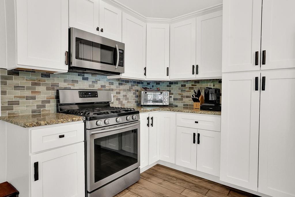 3597 Highway 136 E