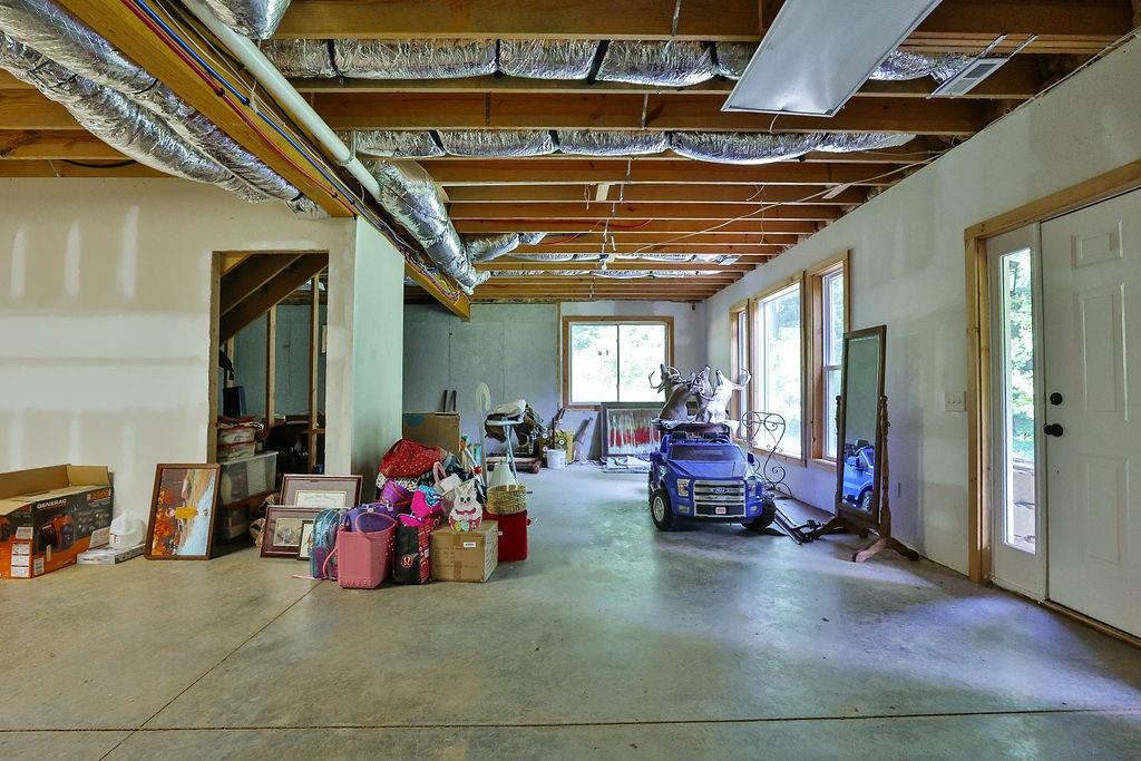 3597 Highway 136 E