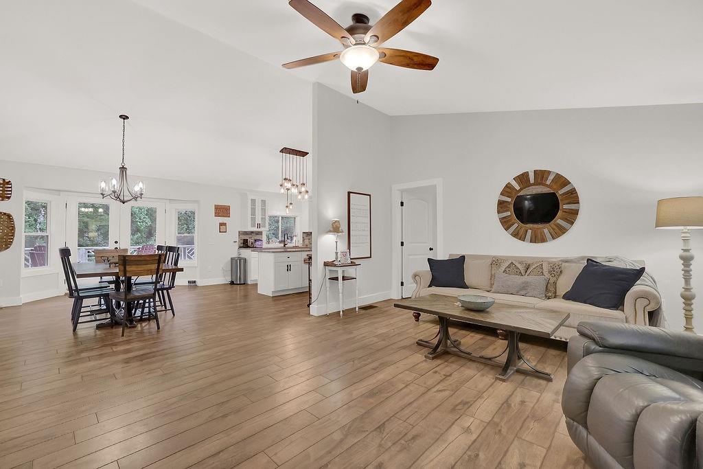 3597 Highway 136 E
