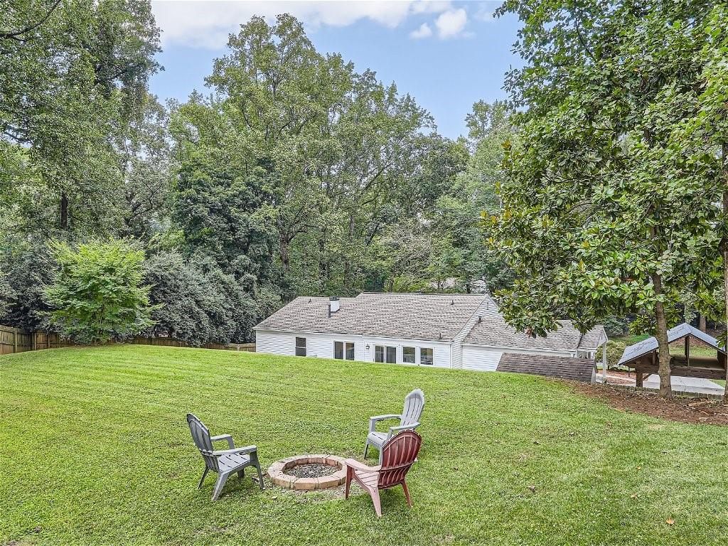 399 Lamplighter Lane SE