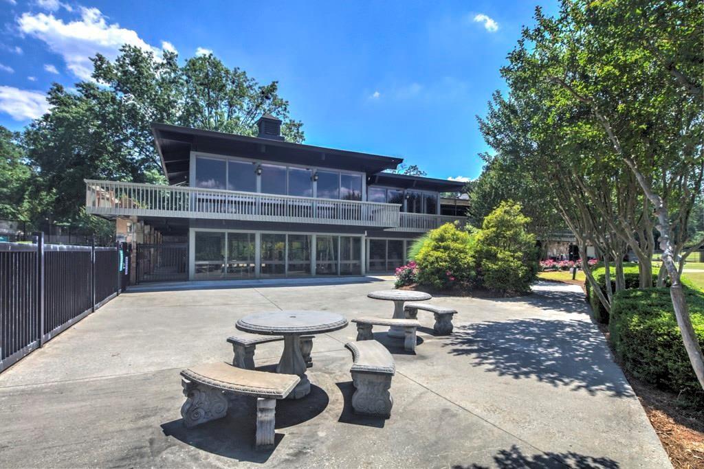150 Maribeau Square NW