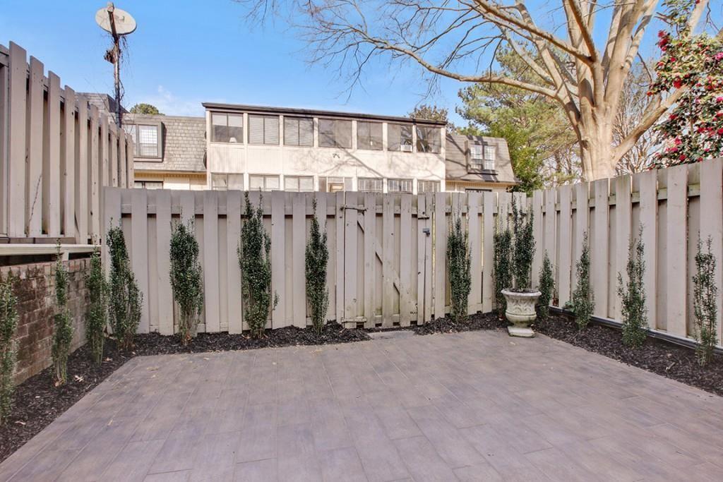 150 Maribeau Square NW