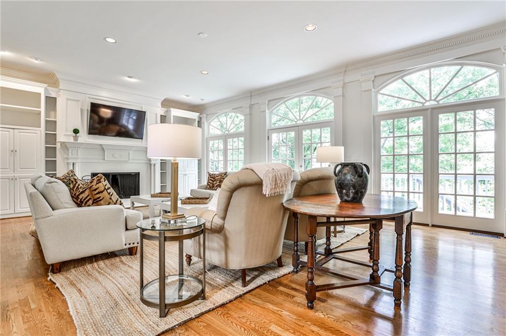 345 W Berwicke Common