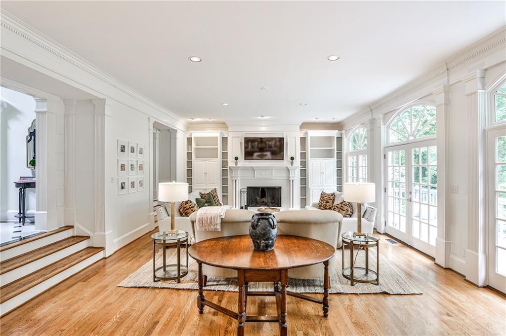 345 W Berwicke Common