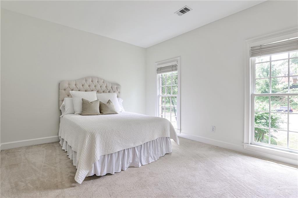 345 W Berwicke Common