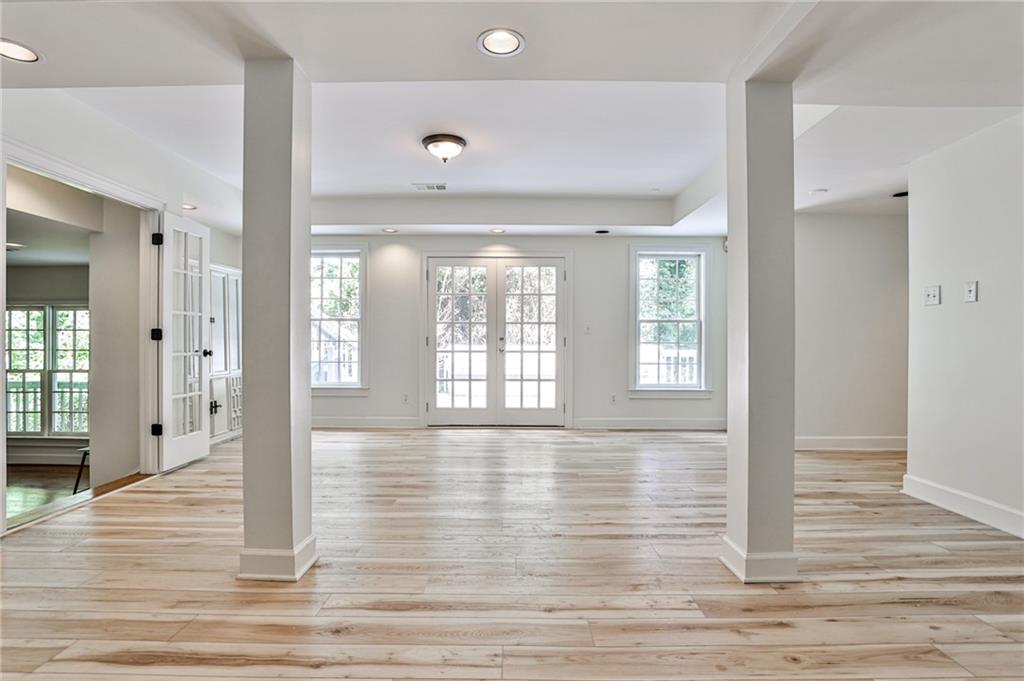 345 W Berwicke Common