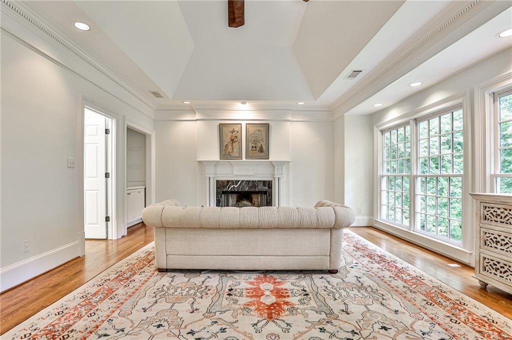345 W Berwicke Common