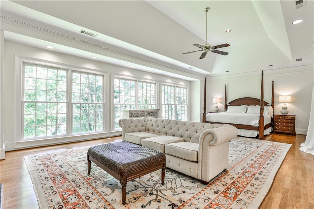 345 W Berwicke Common