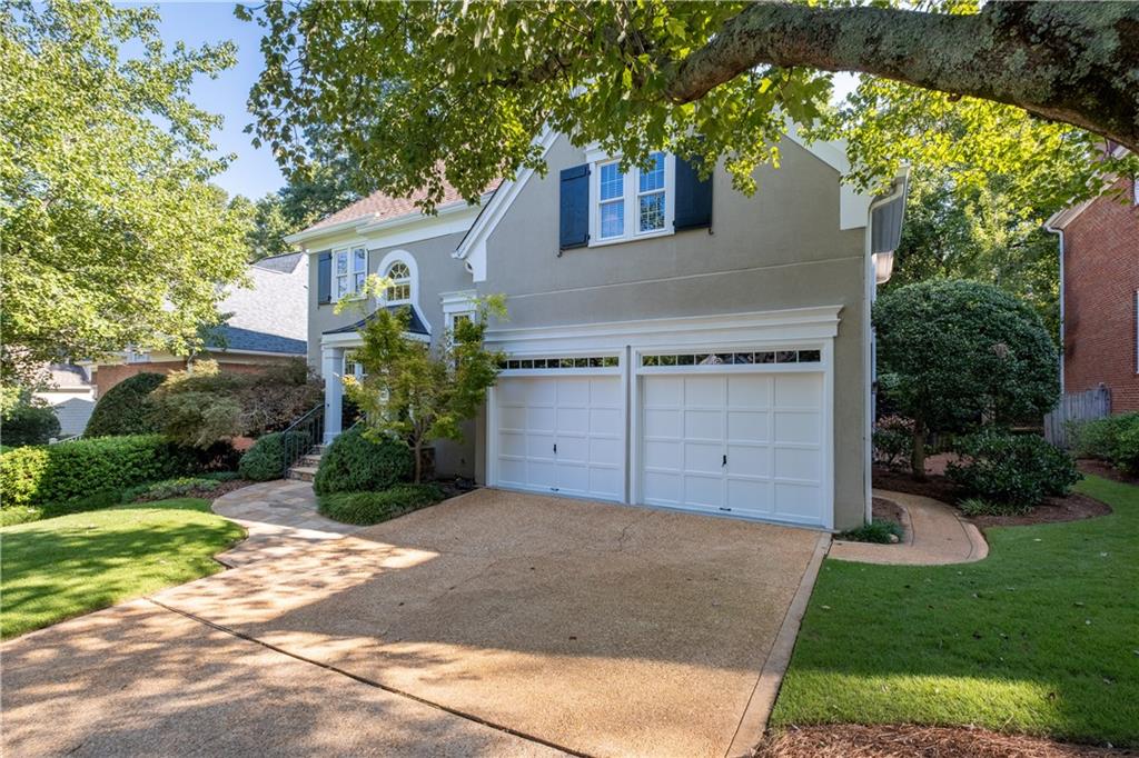 1058 Saint James Crossing NE