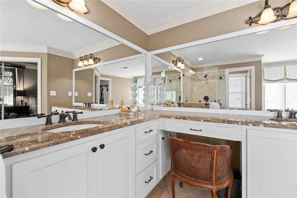 1058 Saint James Crossing NE