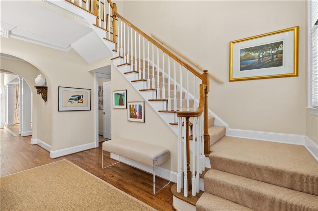 1058 Saint James Crossing NE
