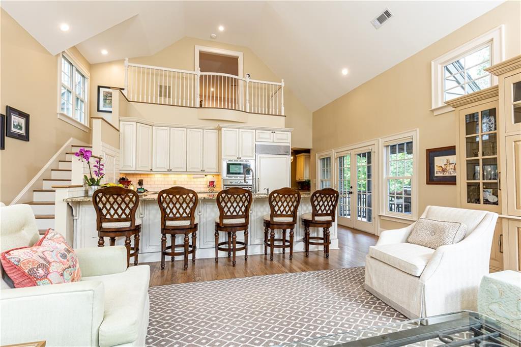 237 Peachtree Way NE