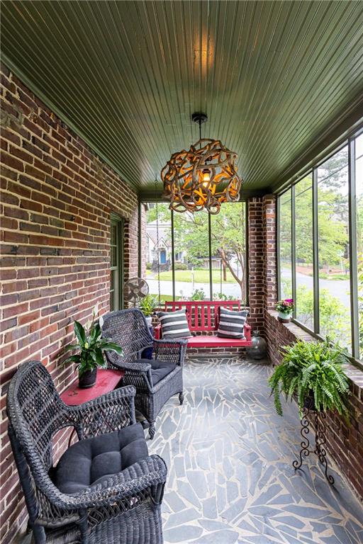 237 Peachtree Way NE