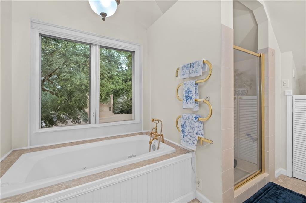 270 AMHERST Court