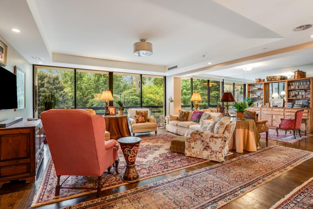 2660 Peachtree Road Unit 5B