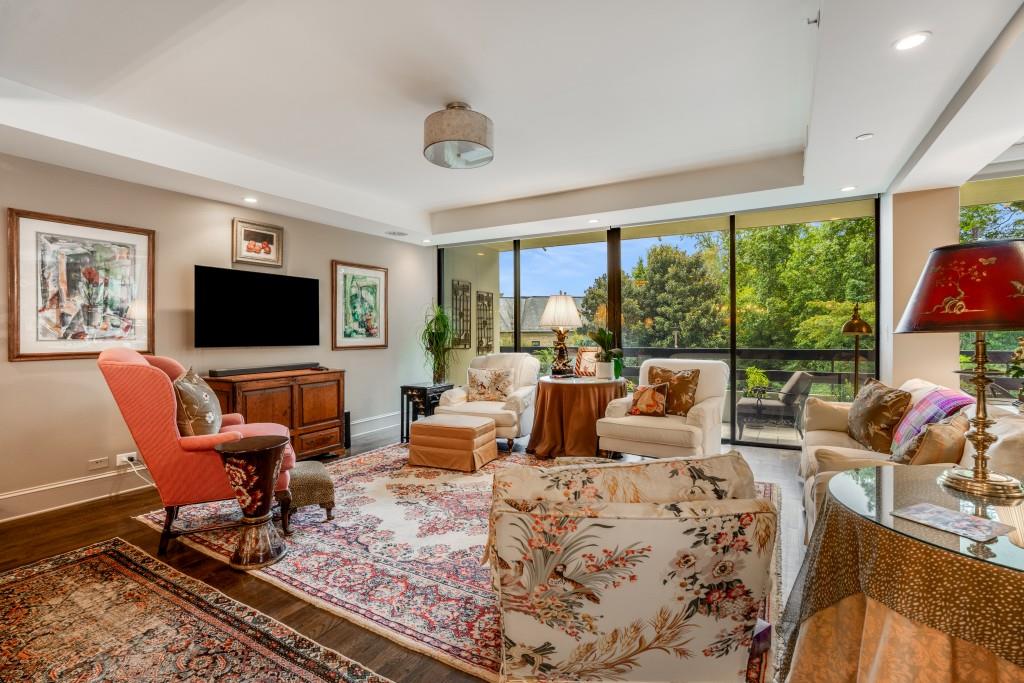 2660 Peachtree Road Unit 5B